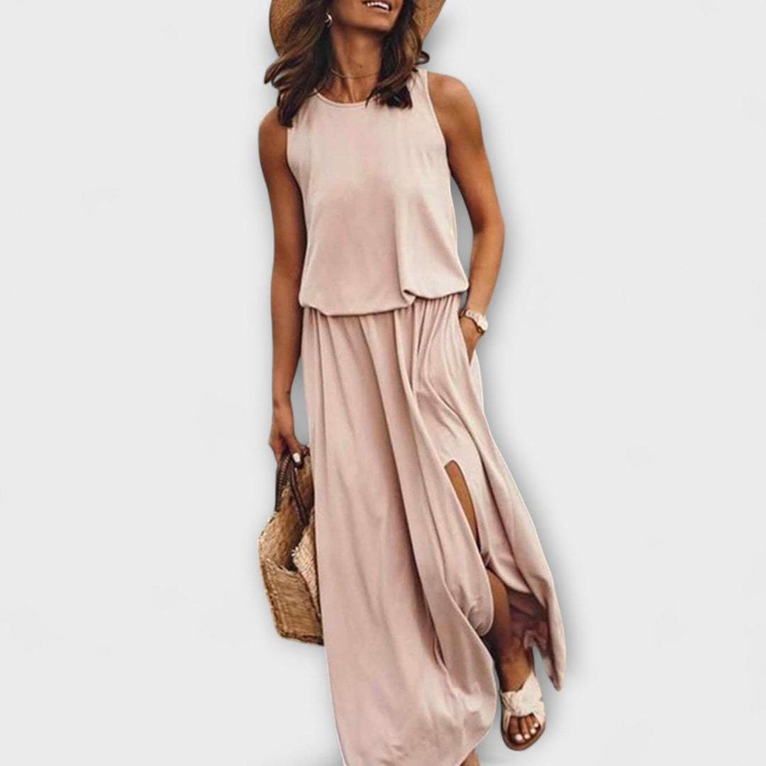 Breathable, loose, sleeveless dress with a round neckline
