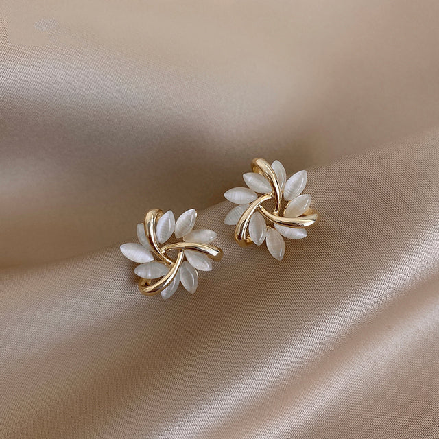 Quinn™ - CIRCLE EARRINGS WITH OPAL PETALS