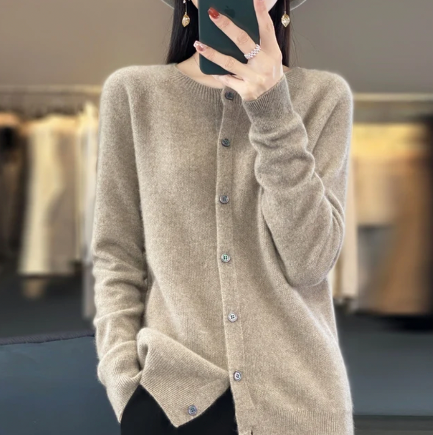 Annabel | Elegant Cardigans Made from Luxurious Merino Wool