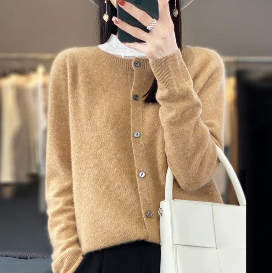 Annabel | Elegant Cardigans Made from Luxurious Merino Wool