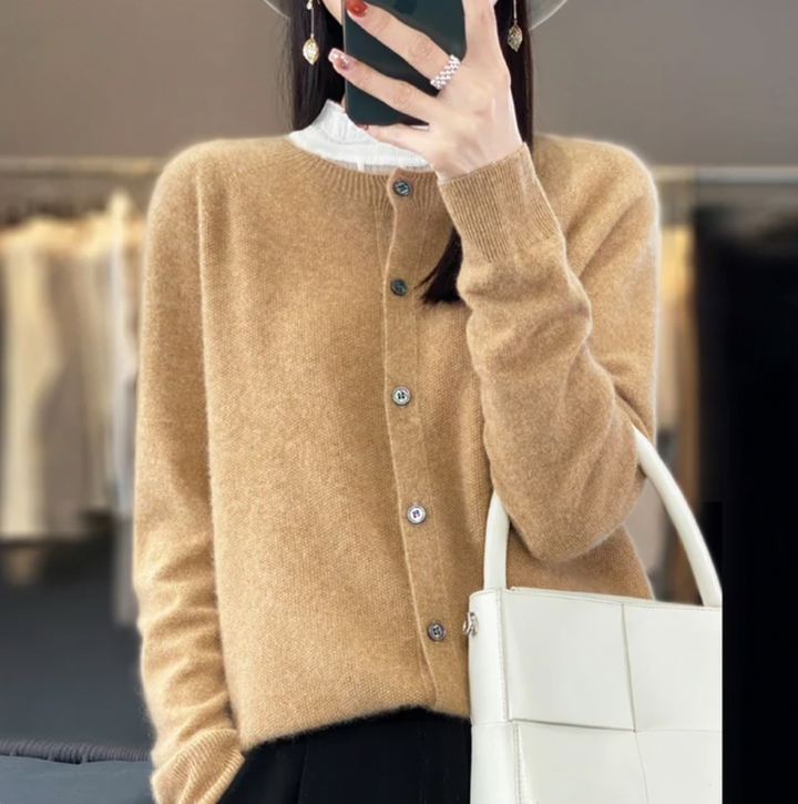 Annabel | Elegant Cardigans Made from Luxurious Merino Wool