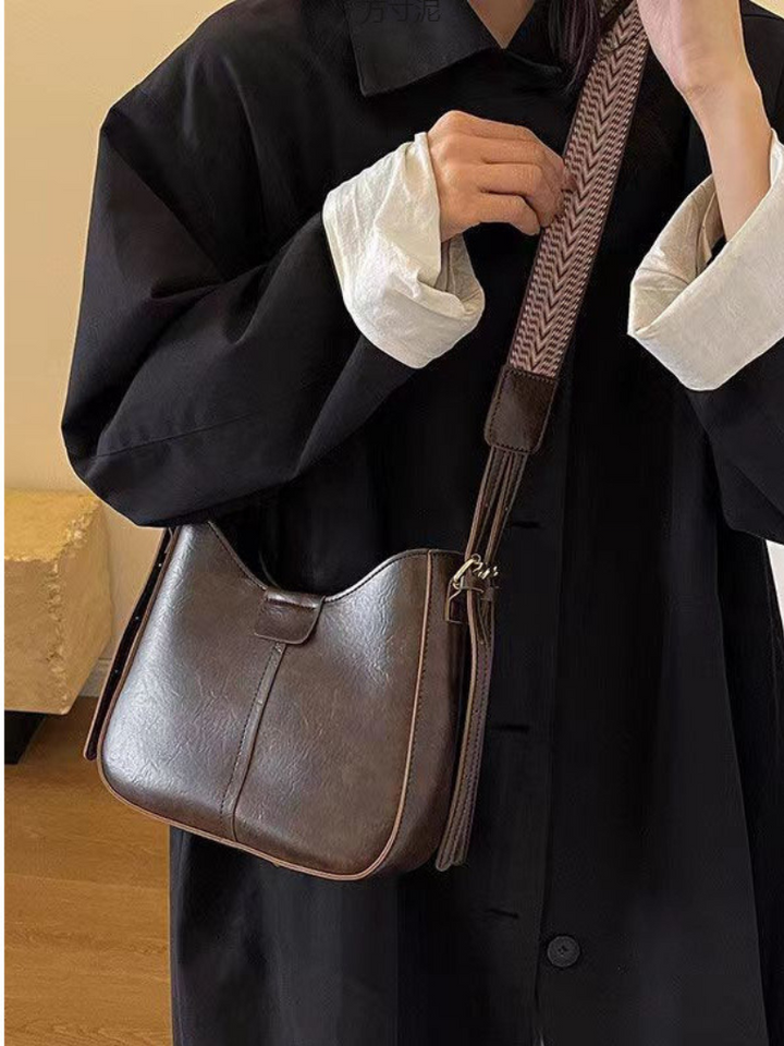 Cyrille |  Crossbody Bag