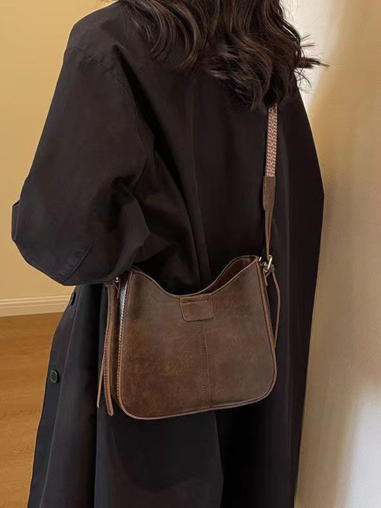 Cyrille |  Crossbody Bag