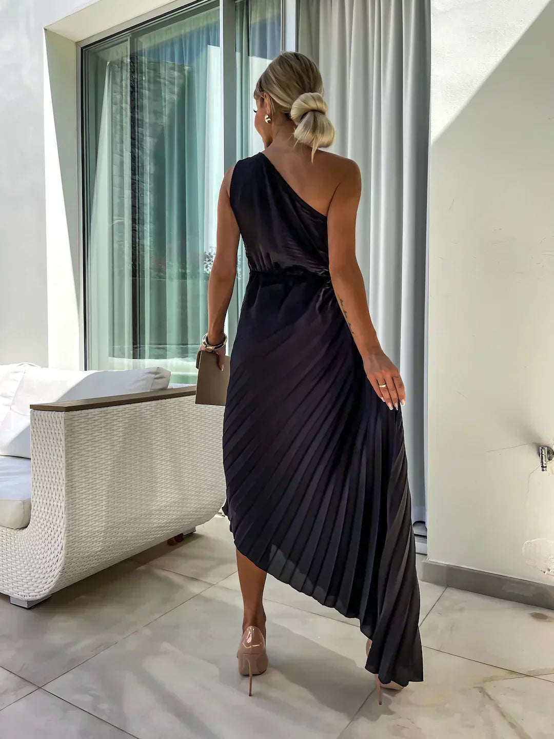 Vivian – Soft Feminine Dress
