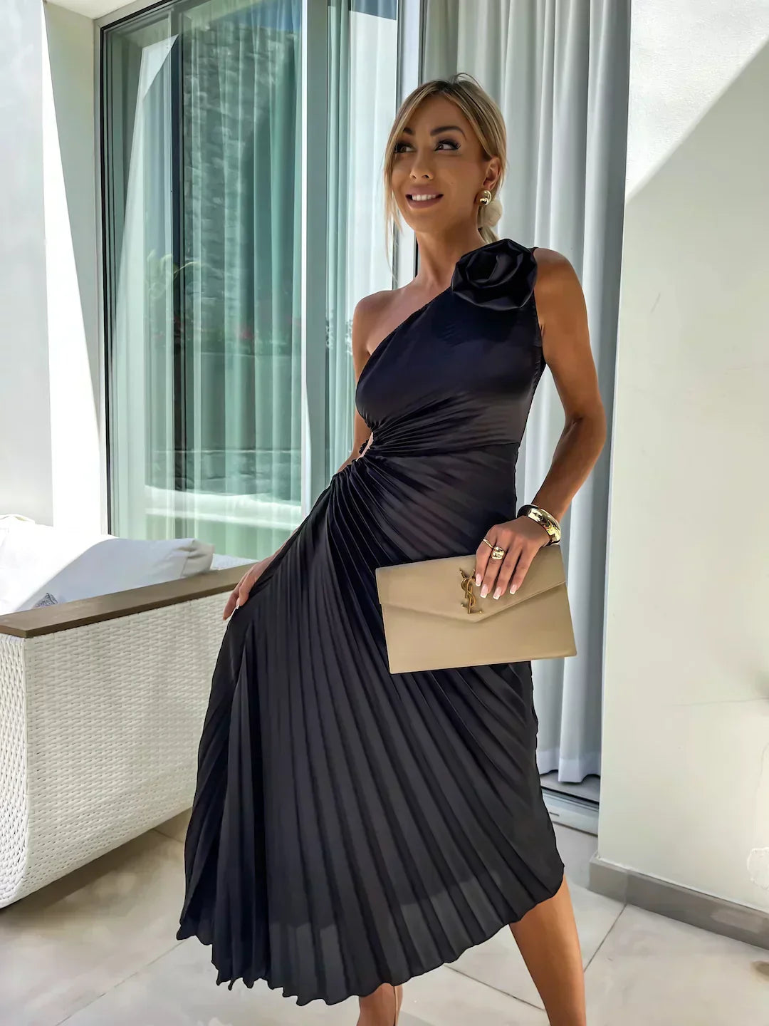 Vivian – Soft Feminine Dress