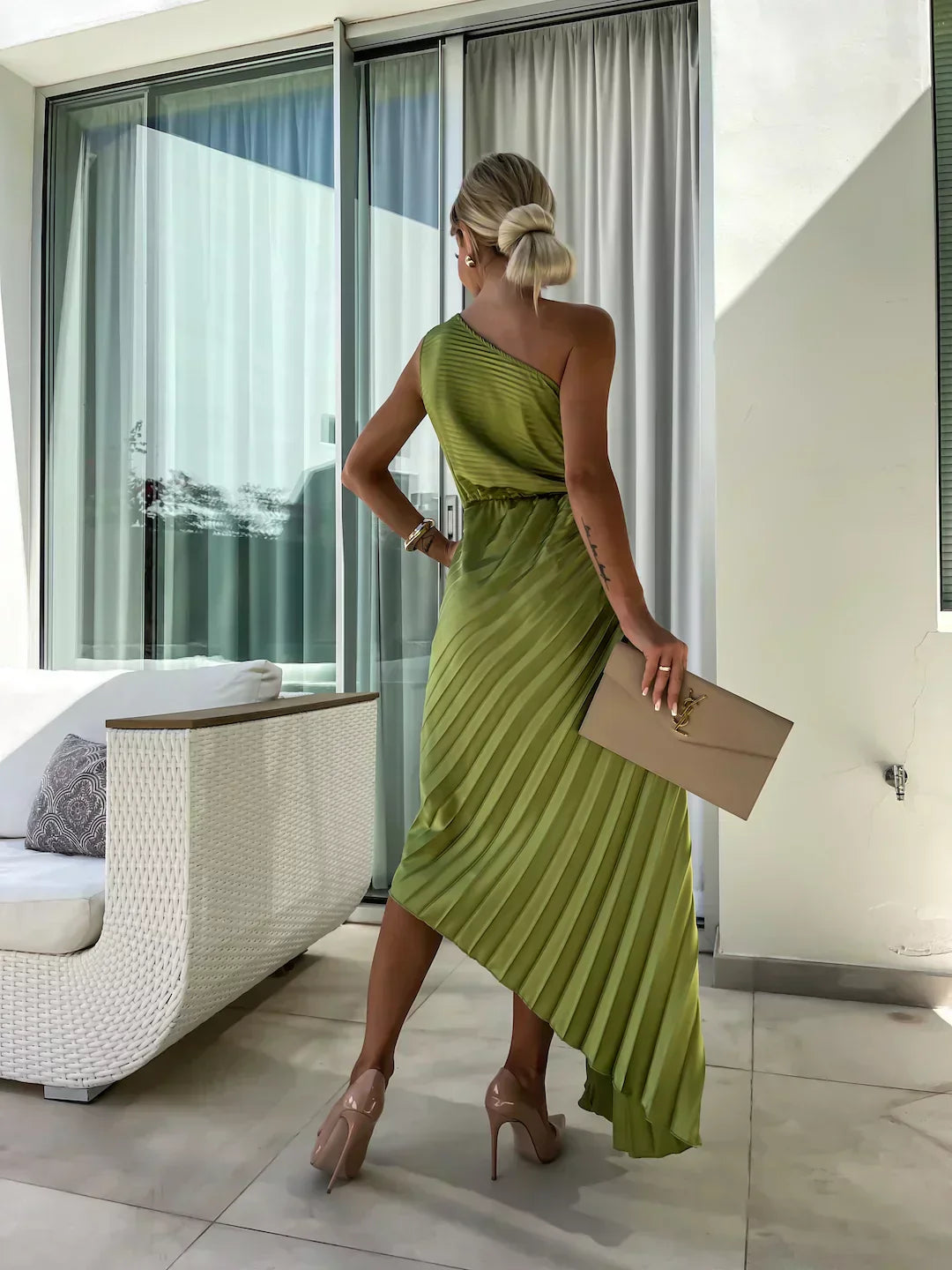 Vivian – Soft Feminine Dress
