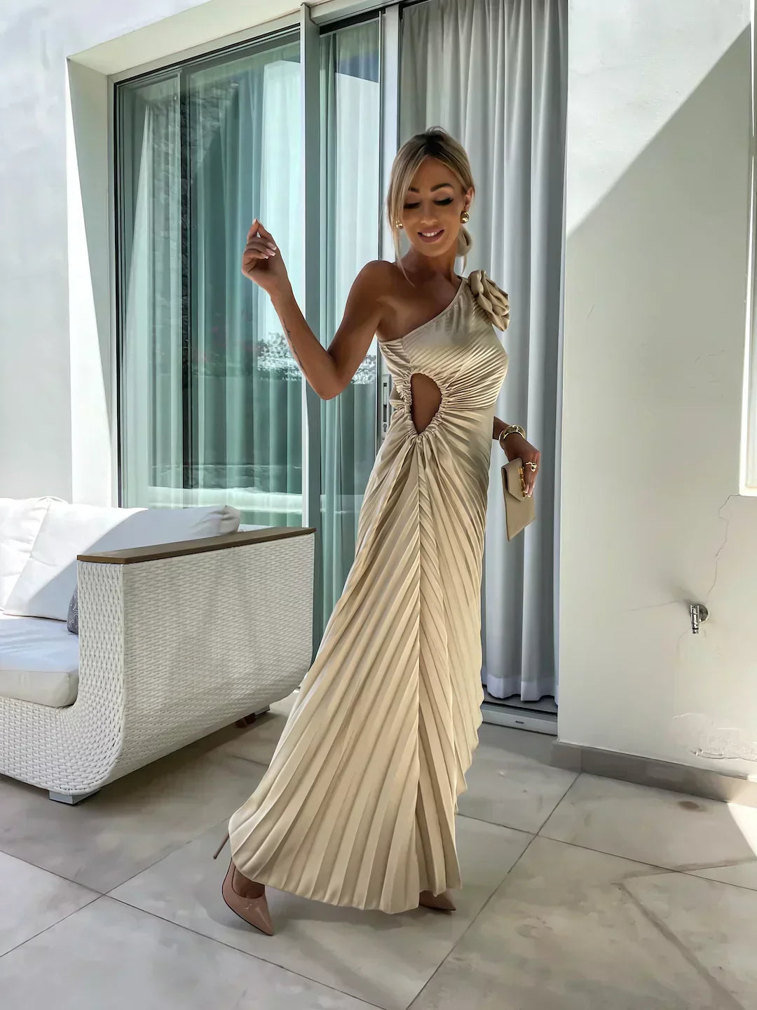 Vivian – Soft Feminine Dress