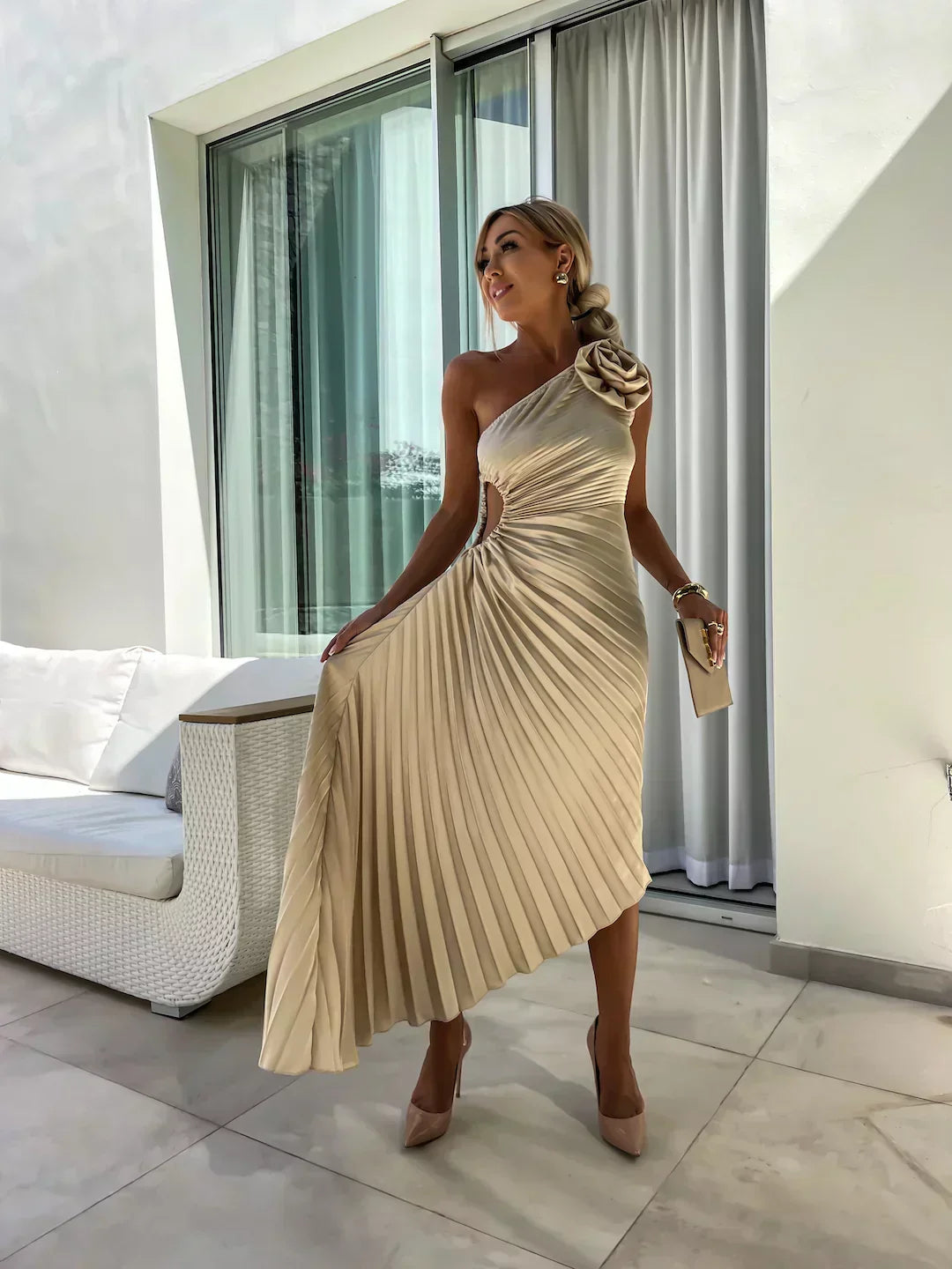 Vivian – Soft Feminine Dress