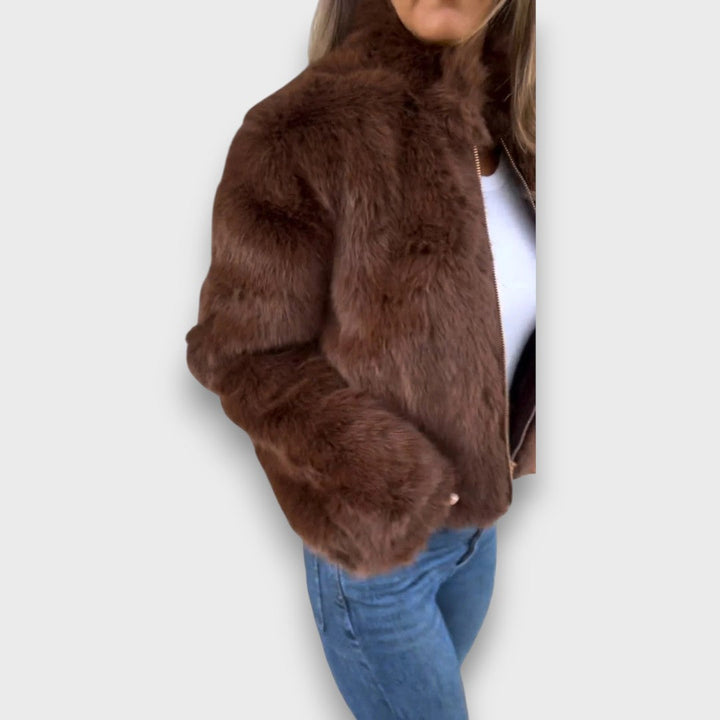 Veyla – Elegant Short Jacket